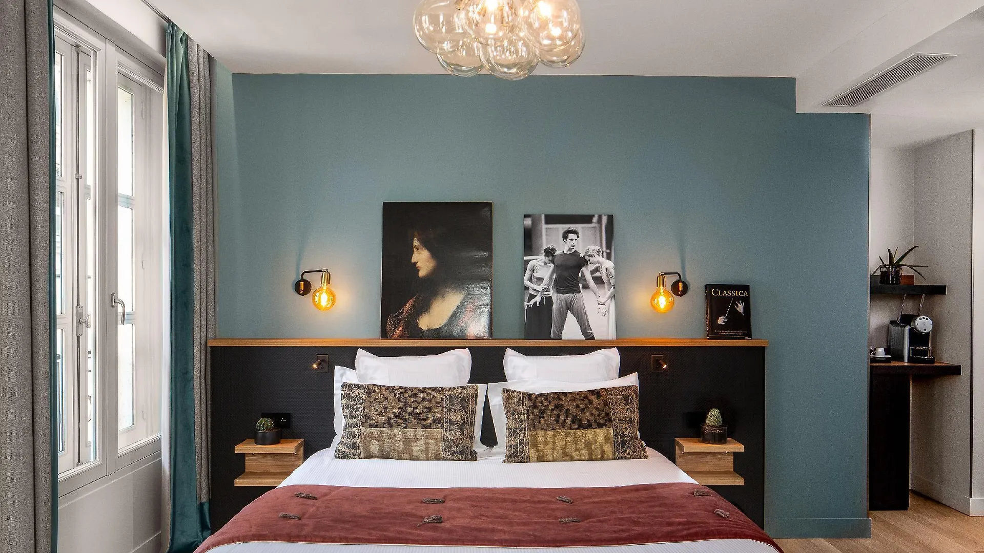 Hotel Lyric Opera