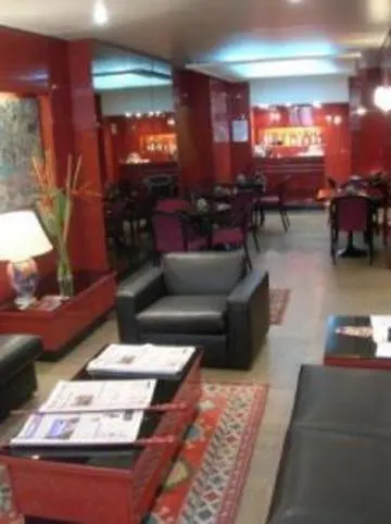 מלון Lyric Opera 4*