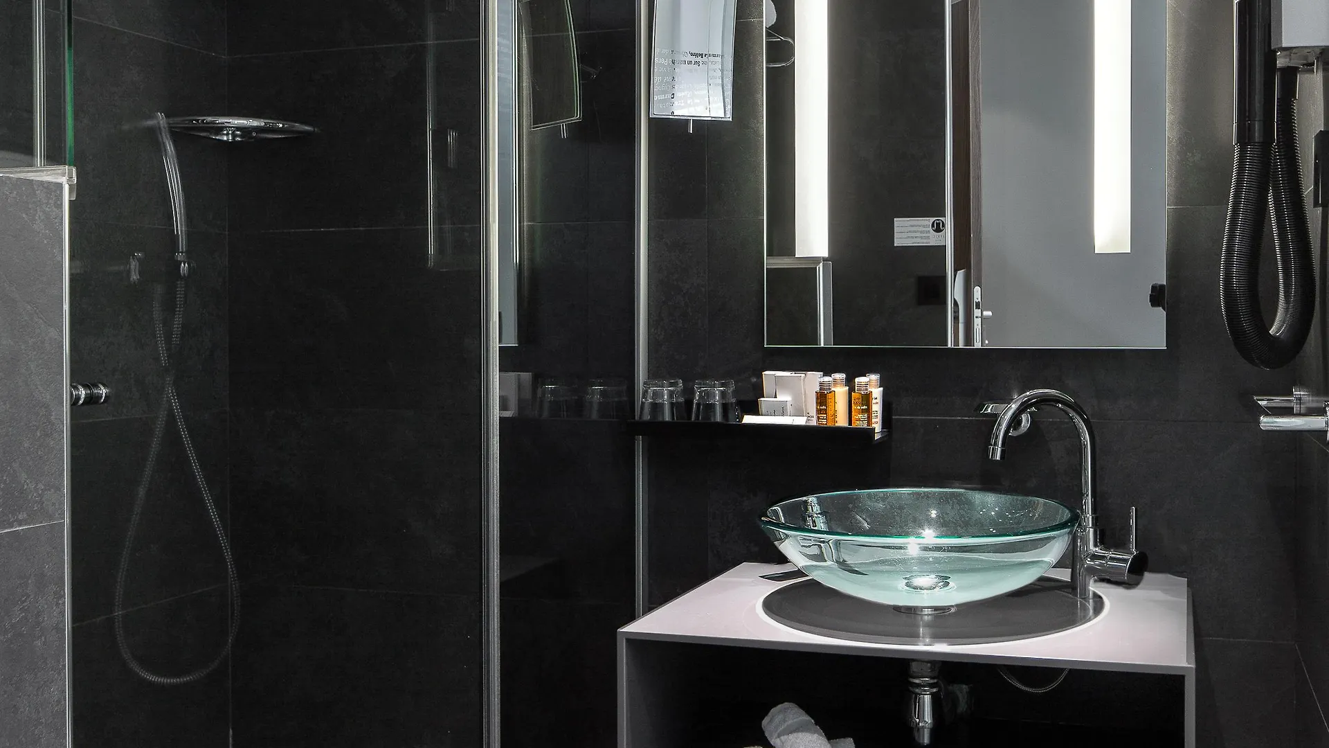 Lyric Opera Hotel Paris