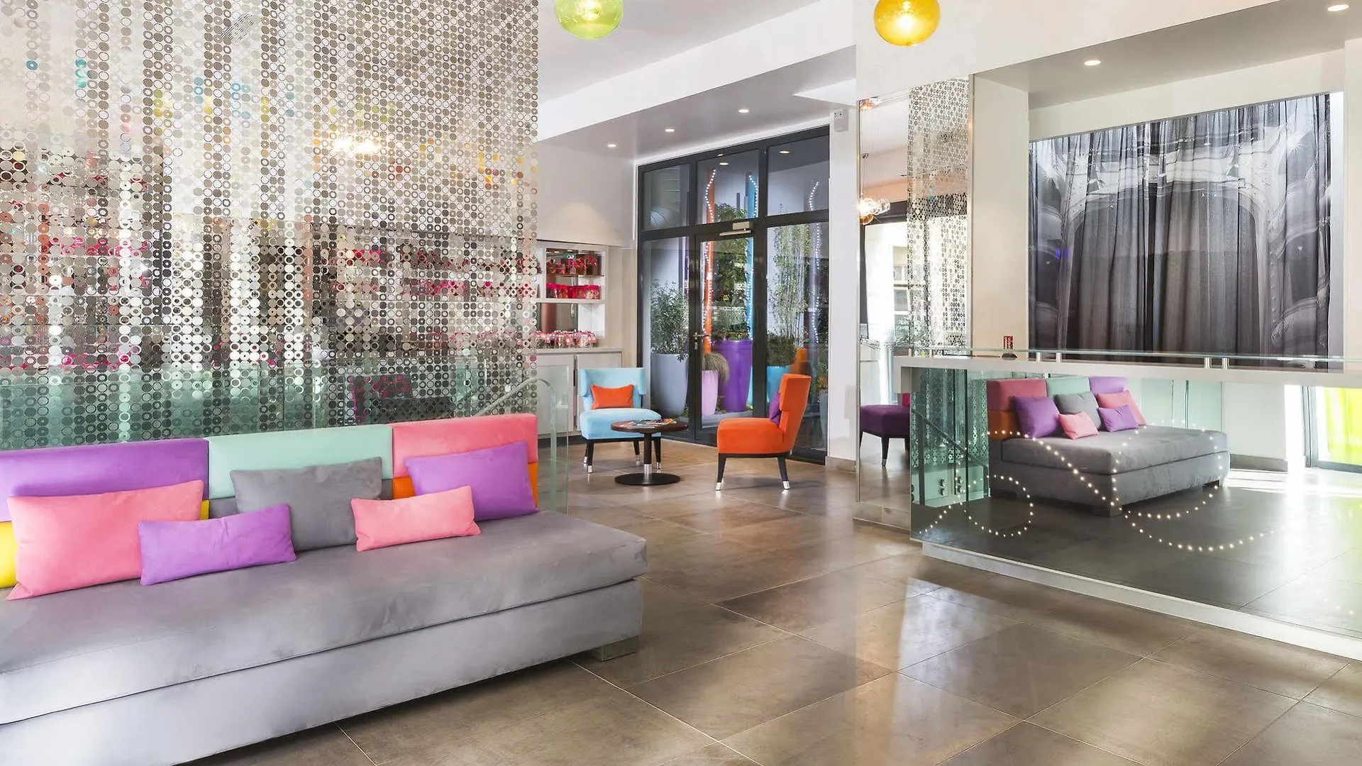 Lyric Opera Hotel 4*