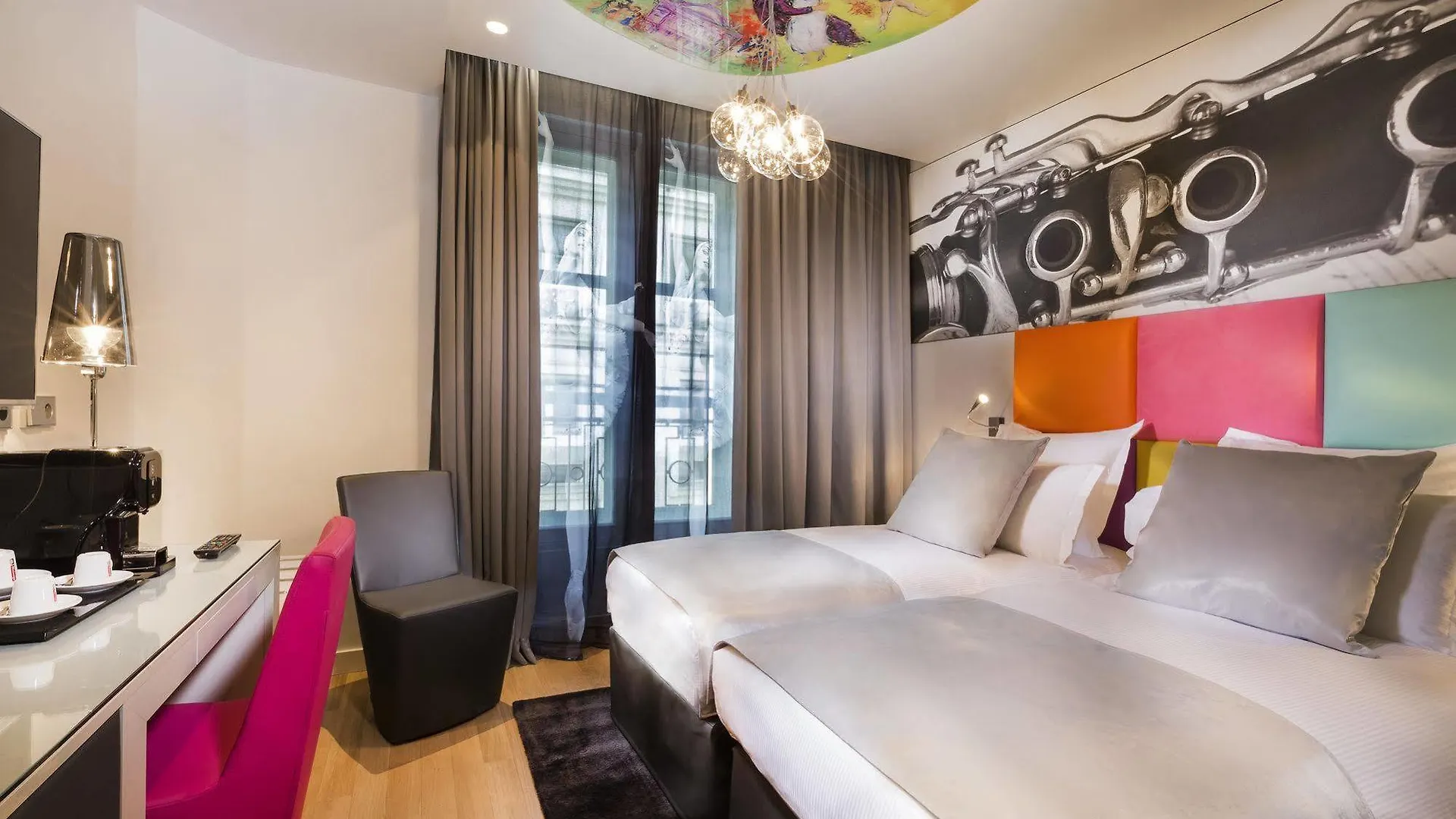 Lyric Opera Hotel